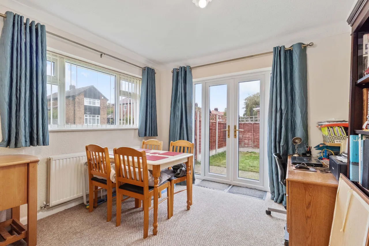 Pembroke Gardens, Appleton, Warrington, Warrington, WA4 5EG, photo 5