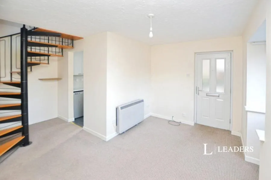Kinlett Close, Highwoods, CO4, photo 3