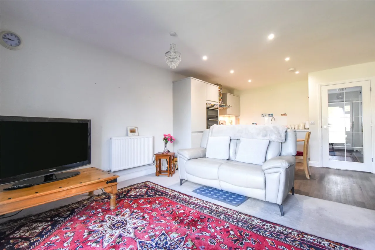 Elms Road, Hook, Hampshire, RG27 9YL, photo 9