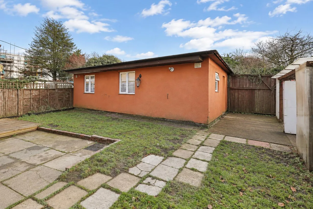 Southville Road, Feltham, TW14, photo 8