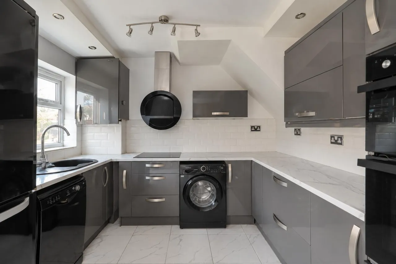 Southville Road, Feltham, TW14, photo 6