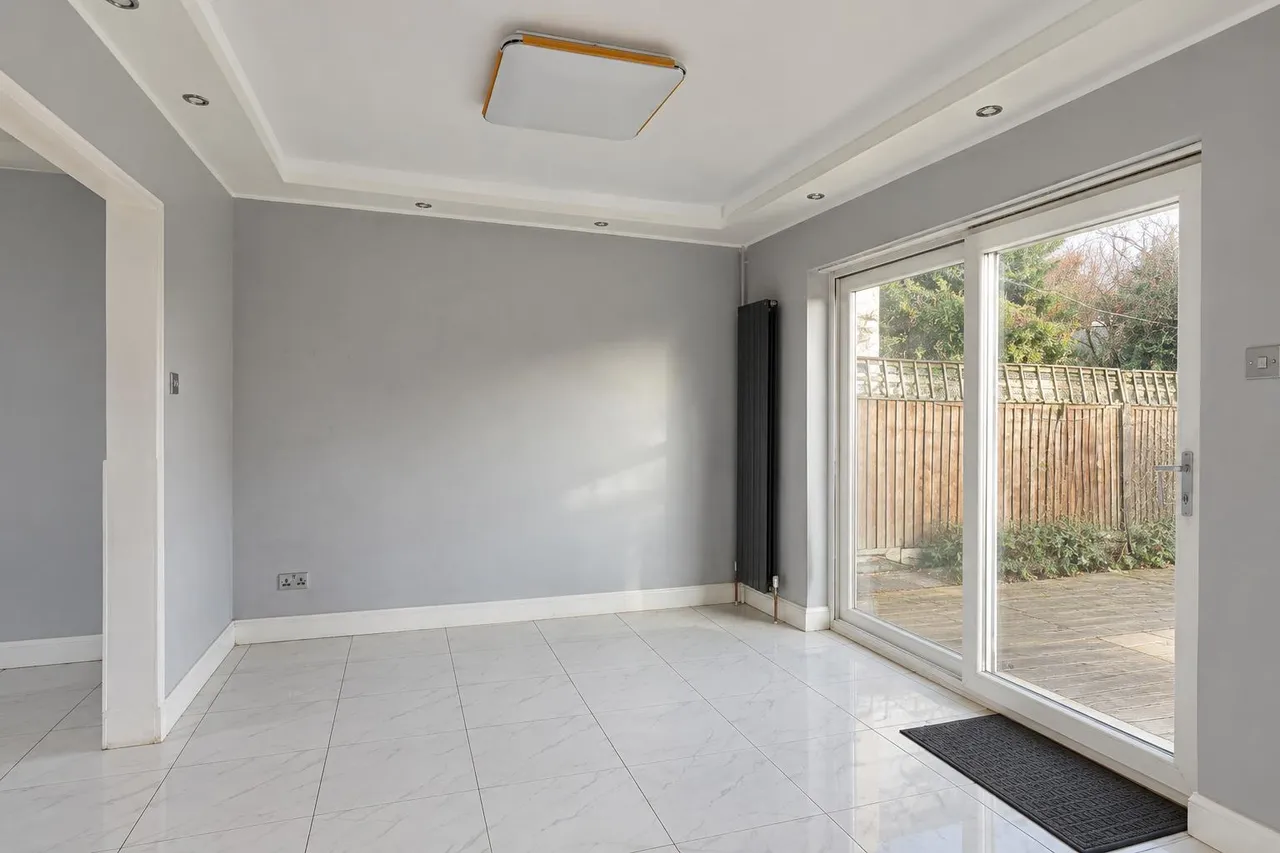 Southville Road, Feltham, TW14, photo 5