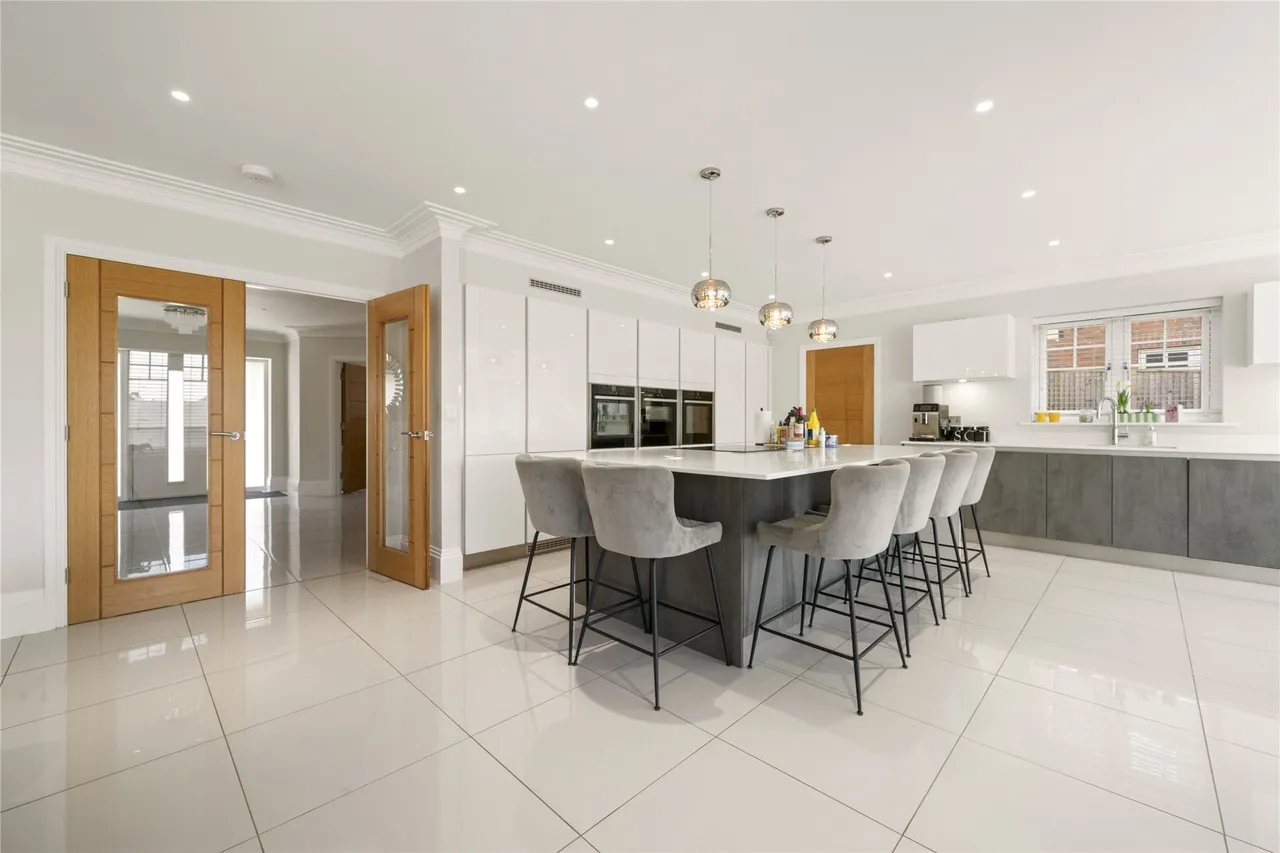Forest Road, East Horsley, Leatherhead, Surrey, KT24, photo 4