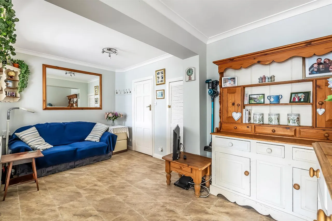 Sole Farm Road, Bookham, KT23, photo 9
