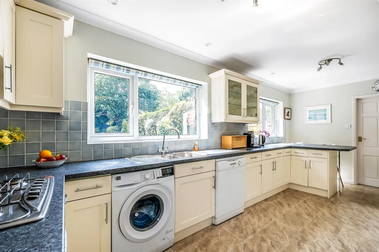 Sole Farm Road, Bookham, KT23, photo 8