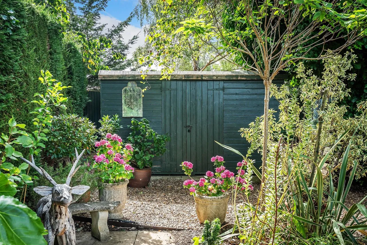 Sole Farm Road, Bookham, KT23, photo 17