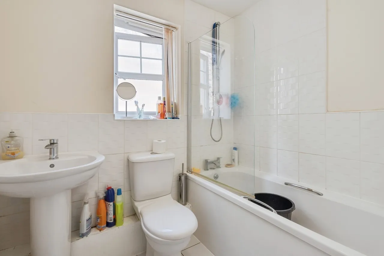 Fernbeck Close, Bolton, BL4, photo 9