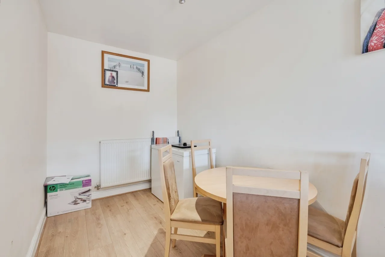 Fernbeck Close, Bolton, BL4, photo 6