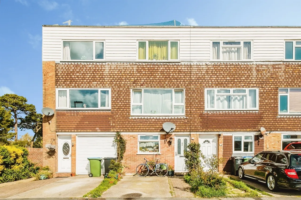 4 bed house for sale — Timberleys, Littlehampton