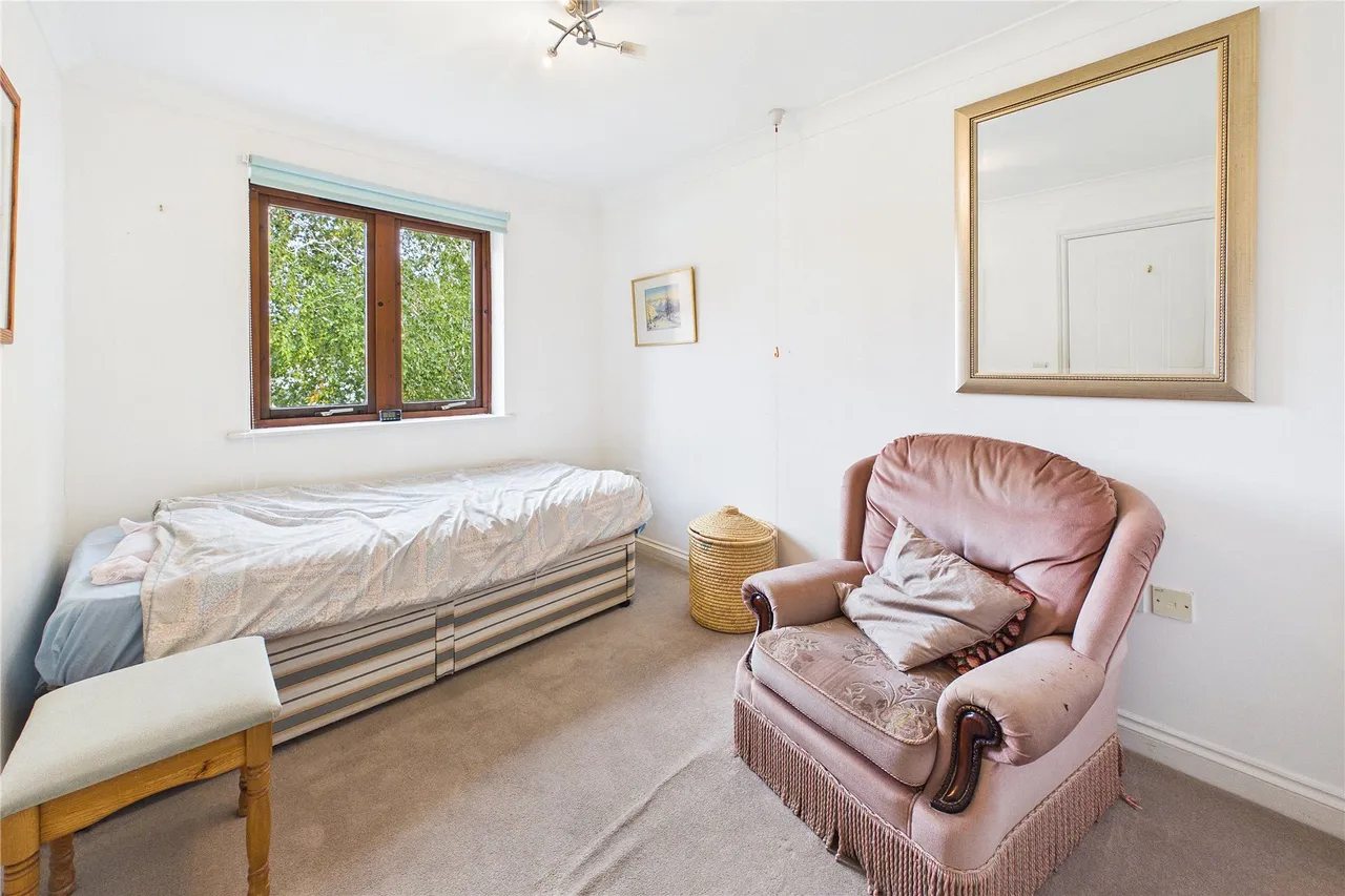 Southwell Park Road, Camberley, GU15, photo 8