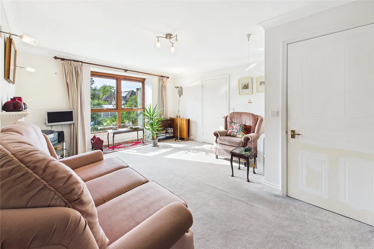 Southwell Park Road, Camberley, GU15, photo 2