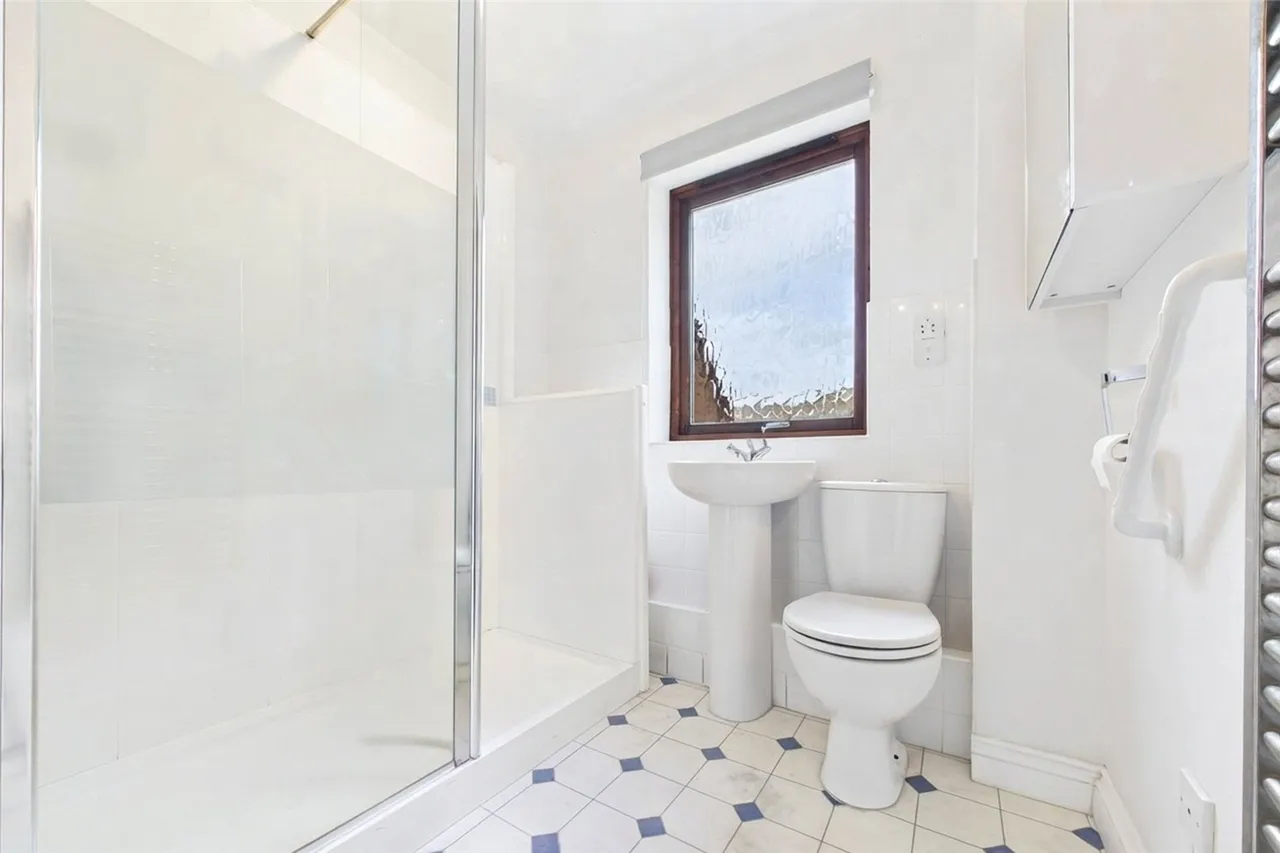 Southwell Park Road, Camberley, GU15, photo 7