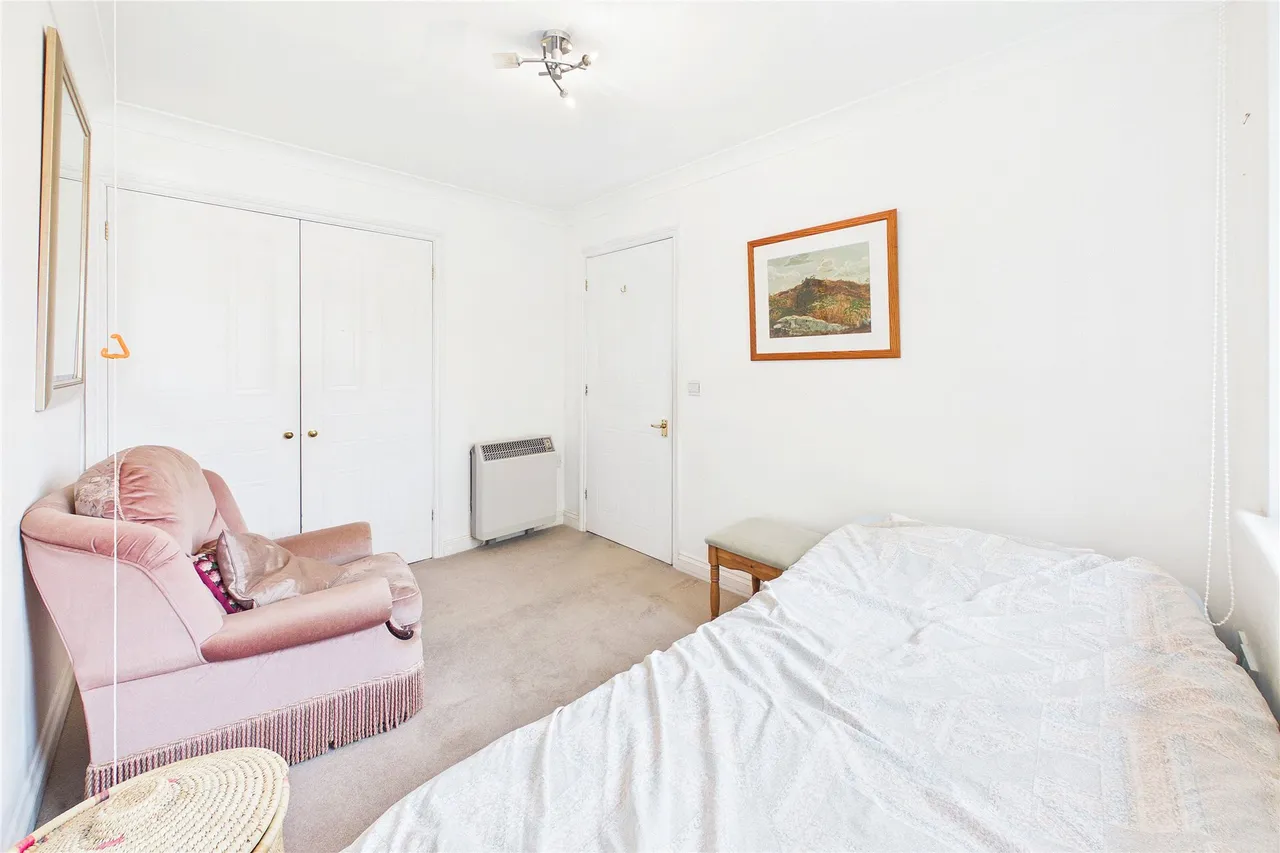 Southwell Park Road, Camberley, GU15, photo 9
