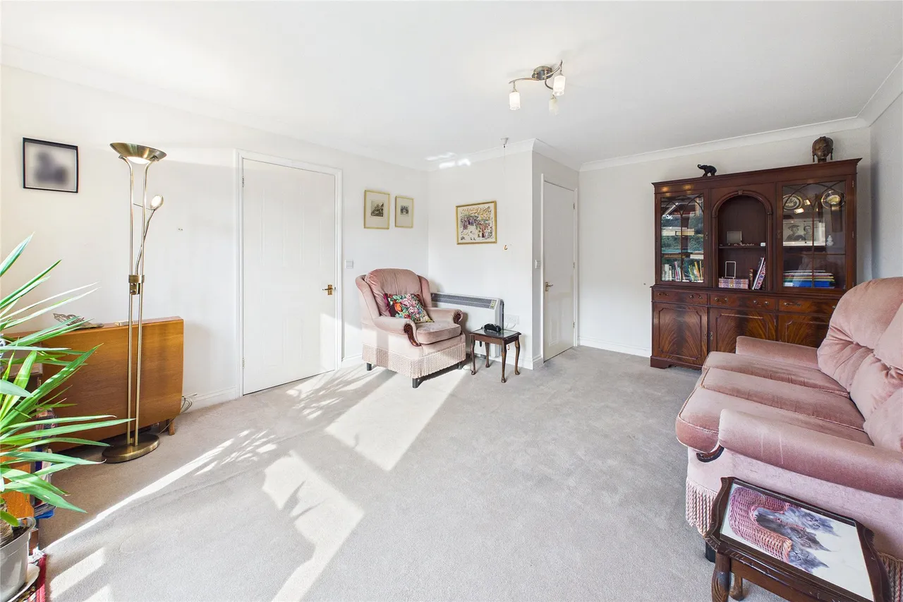 Southwell Park Road, Camberley, GU15, photo 4