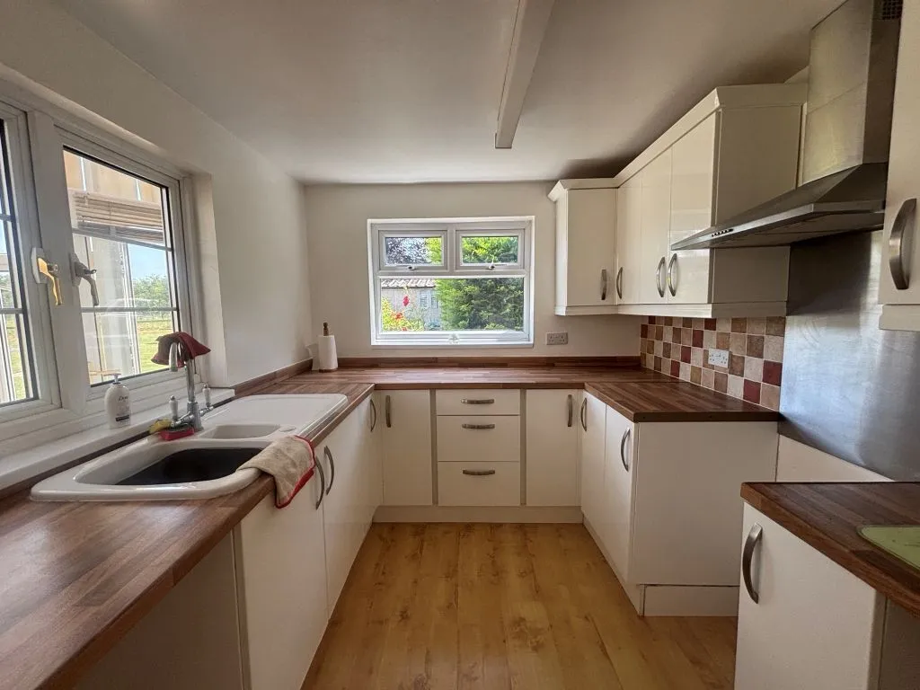 Blackland Crossroads, Blackland, SN11, photo 4