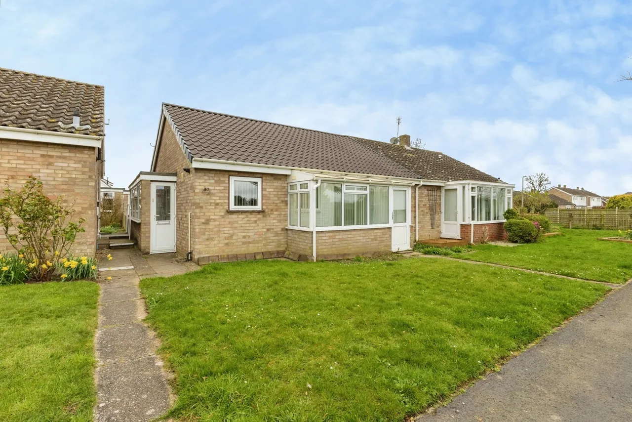 2 bed house for sale — Rothbury Road, Wymondham, Norfolk, NR18