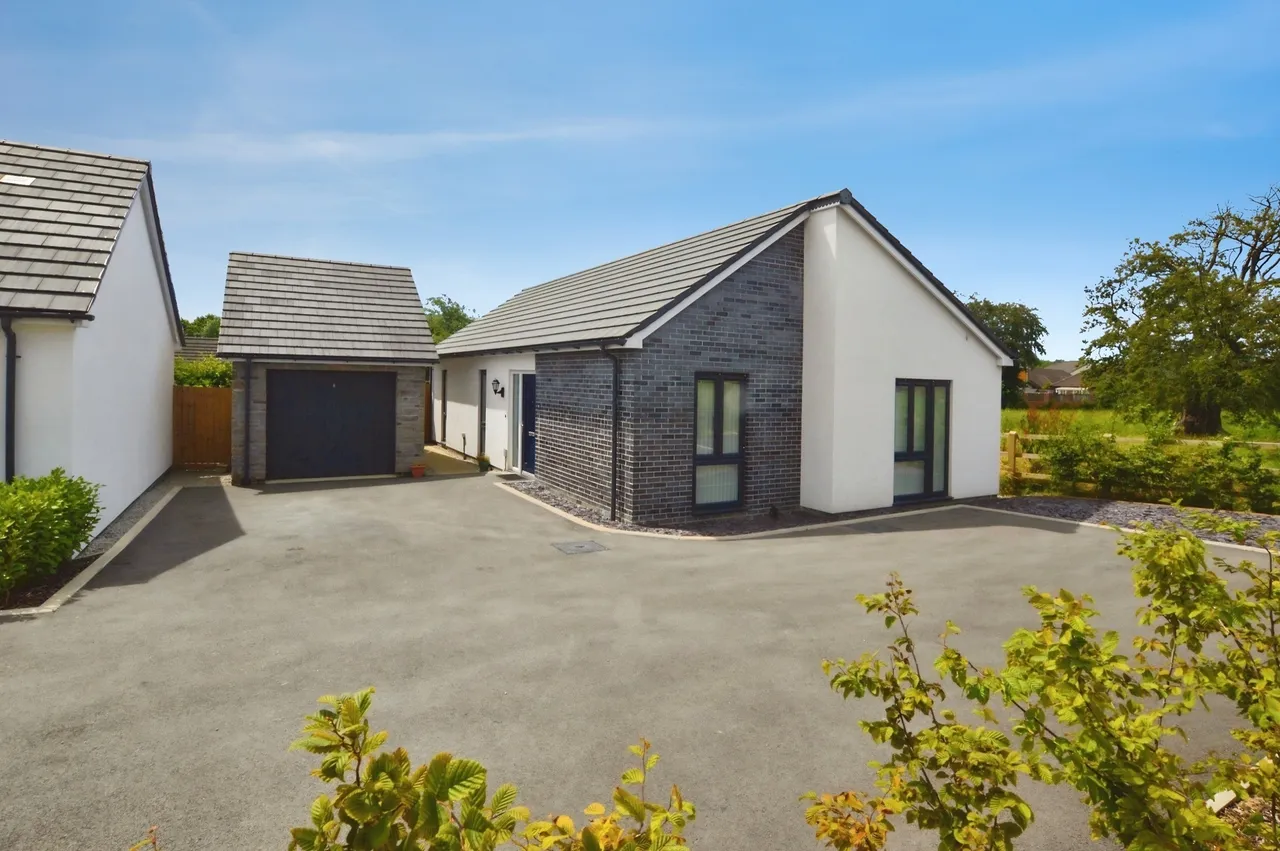 3 bed property for sale, Medley Close, Halwill Junction, EX21