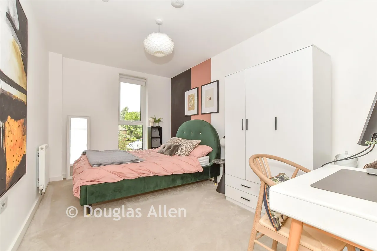 Lena Kennedy Close, Chingford, E4, photo 15