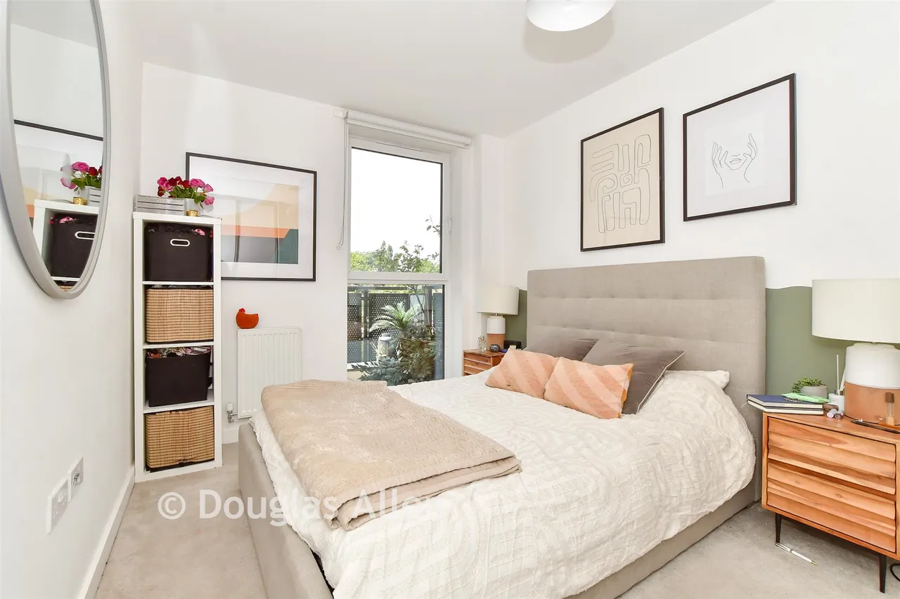 Lena Kennedy Close, Chingford, E4, photo 13