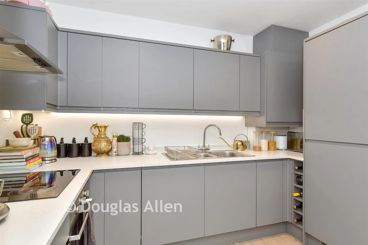 Lena Kennedy Close, Chingford, E4, photo 8