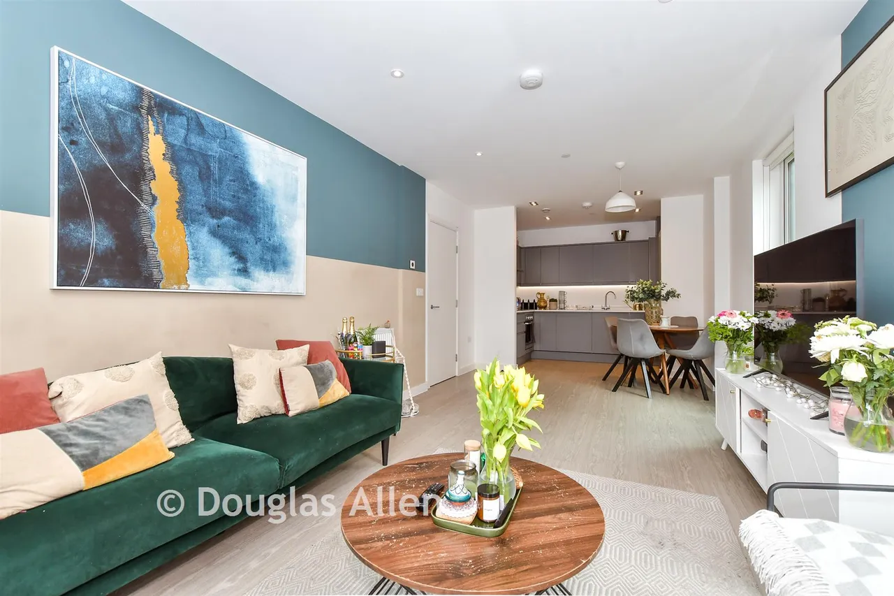 Lena Kennedy Close, Chingford, E4, photo 4