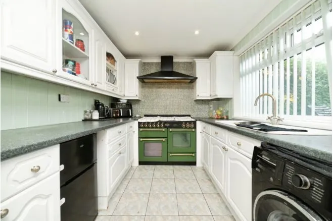 Scarrington Crescent, Hull, HU4, photo 8
