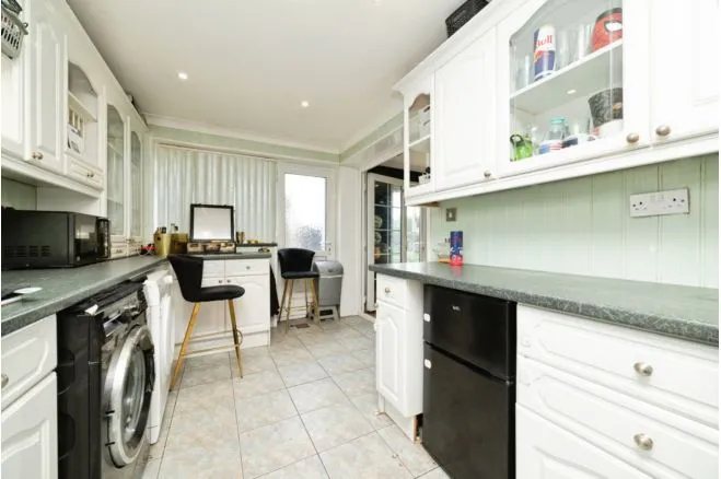 Scarrington Crescent, Hull, HU4, photo 9