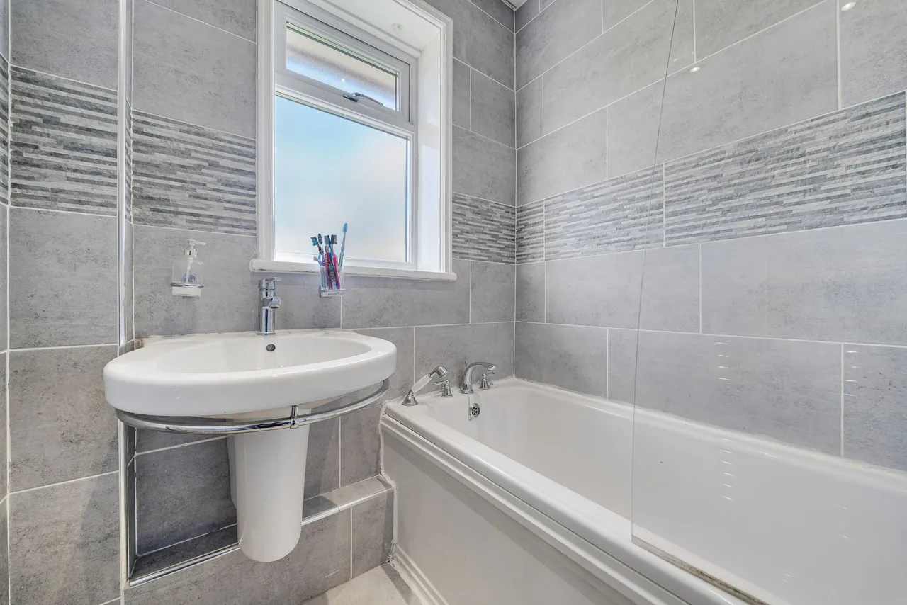 Dovecot Avenue, Liverpool, L14, photo 23