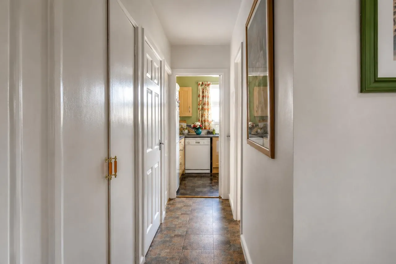 Greenfields, Salisbury, SP5, photo 9