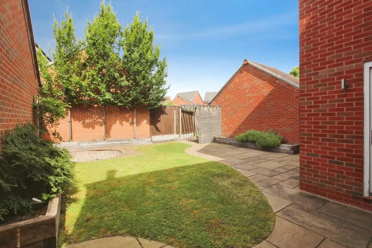 Drew Court, Ashby-De-La-Zouch, LE65, photo 16