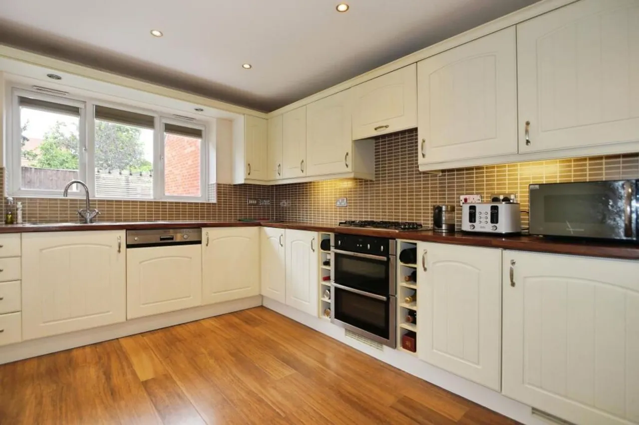 Drew Court, Ashby-De-La-Zouch, LE65, photo 6