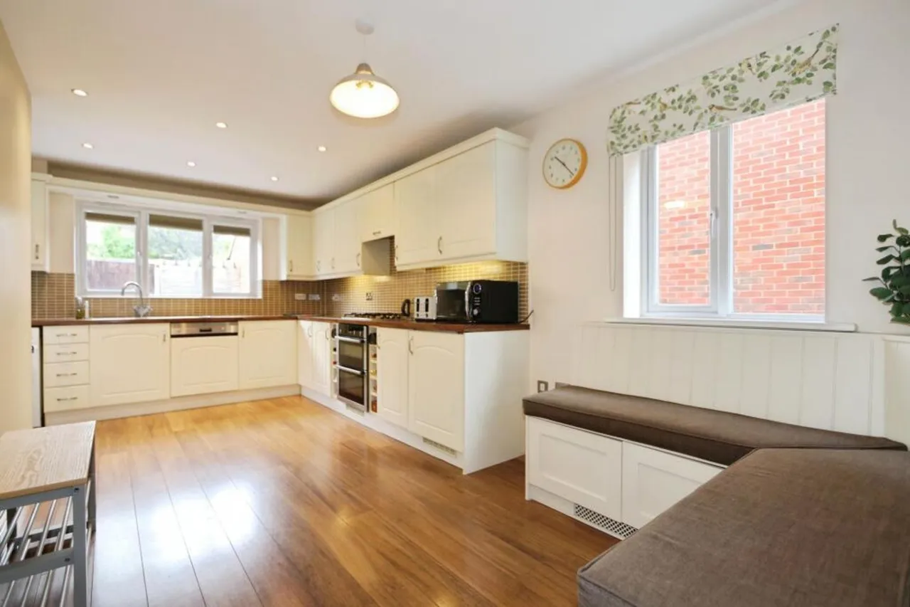 Drew Court, Ashby-De-La-Zouch, LE65, photo 4
