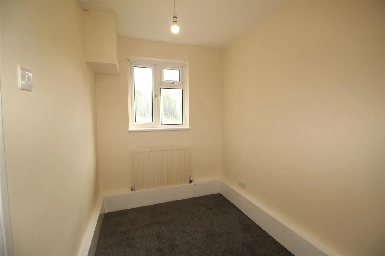 Landau Way, Turnford, photo 10