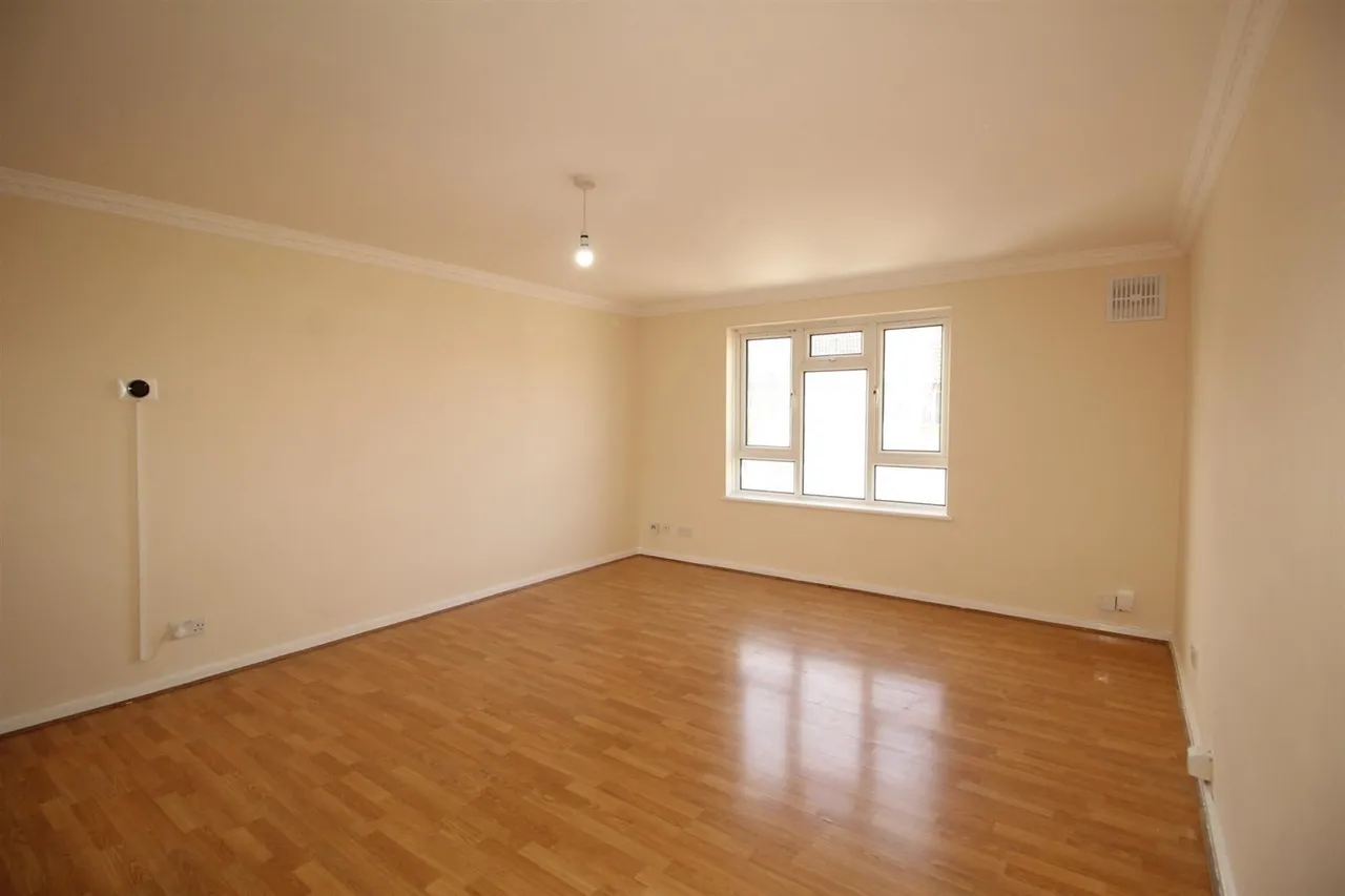 Landau Way, Turnford, photo 4