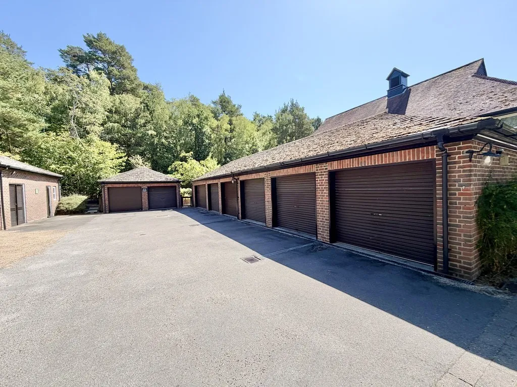 Mytchett, Camberley, photo 14