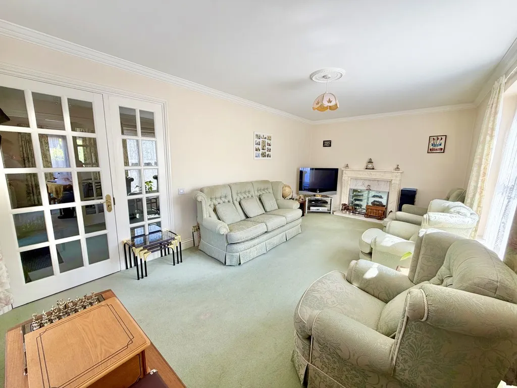 Mytchett, Camberley, photo 3