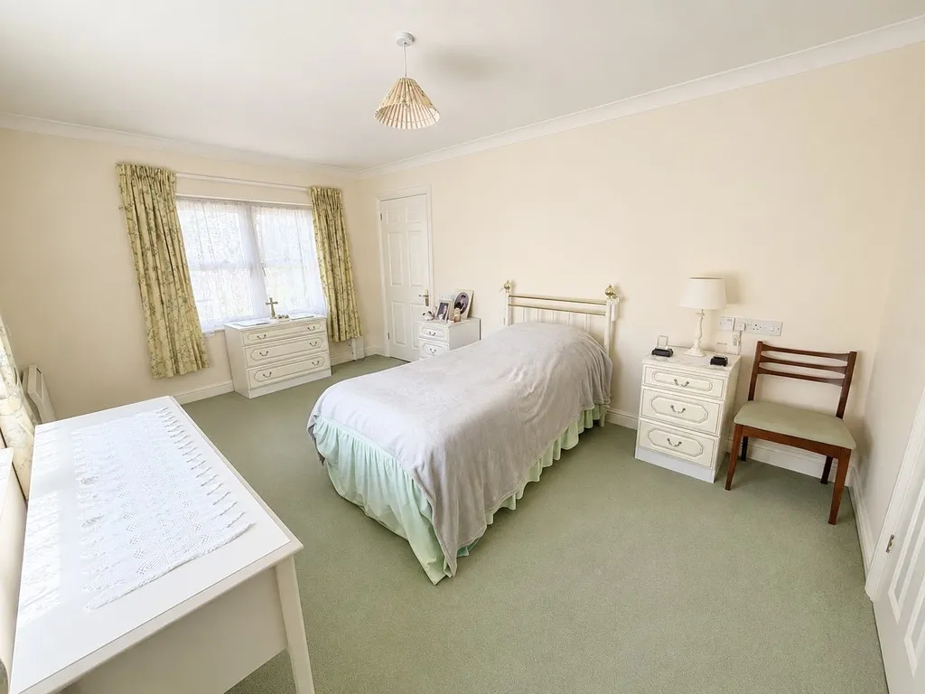 Mytchett, Camberley, photo 11