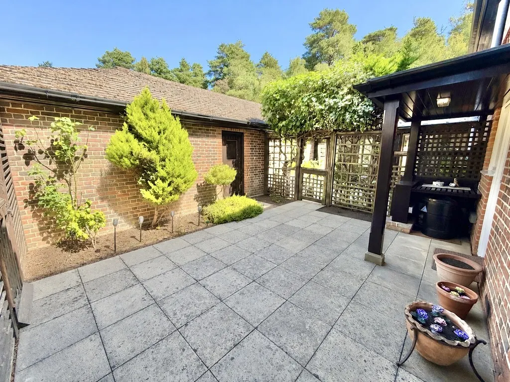 Mytchett, Camberley, photo 13