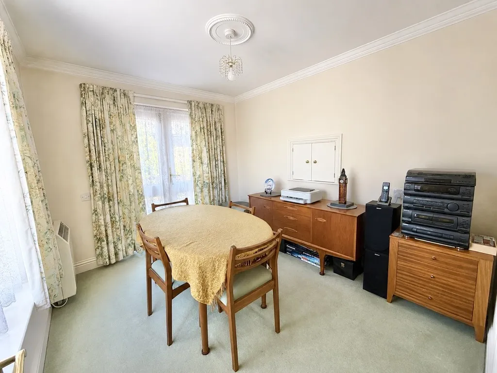 Mytchett, Camberley, photo 5