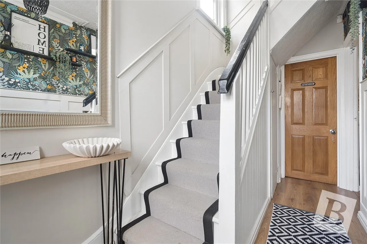 St. Marys Lane, Upminster, RM14, photo 9