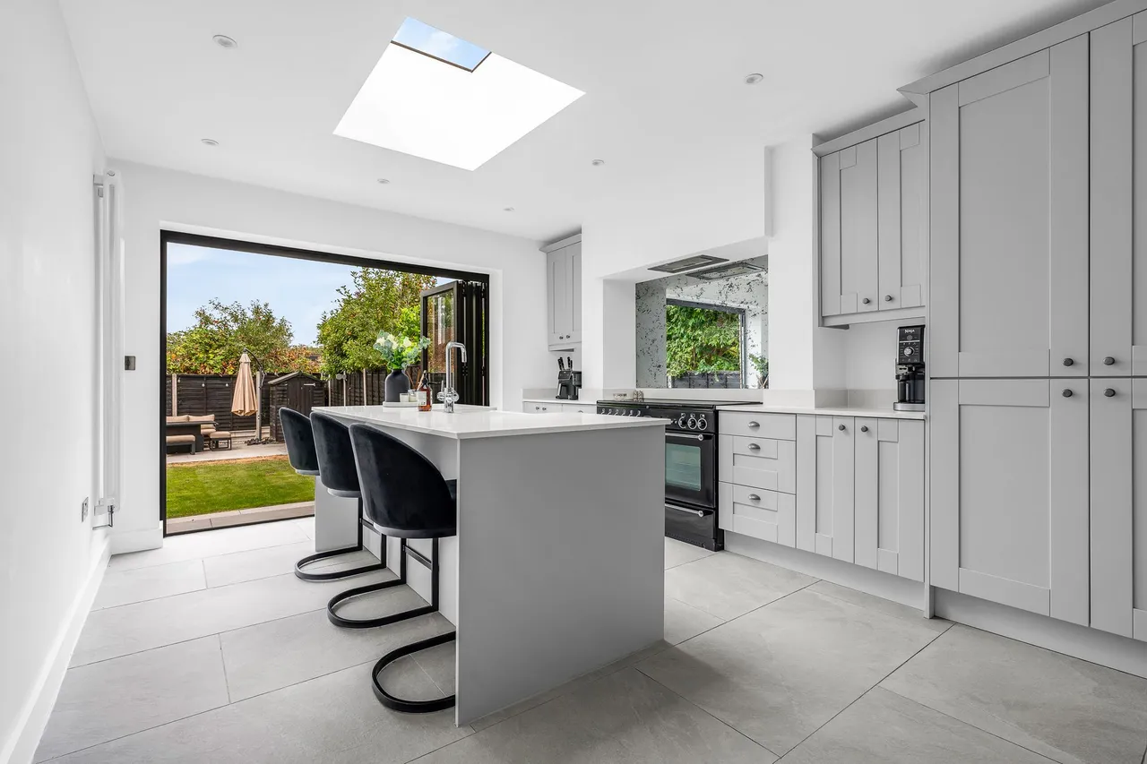Bowling Road, WARE, Ware, SG12 7EH, photo 2