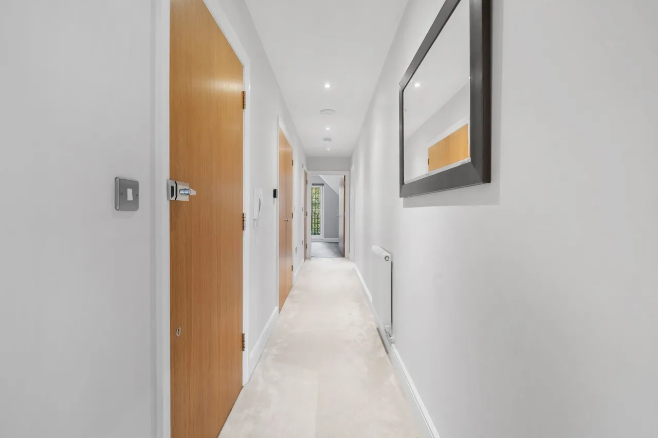 Parvis Road, West Byfleet, KT14, photo 14