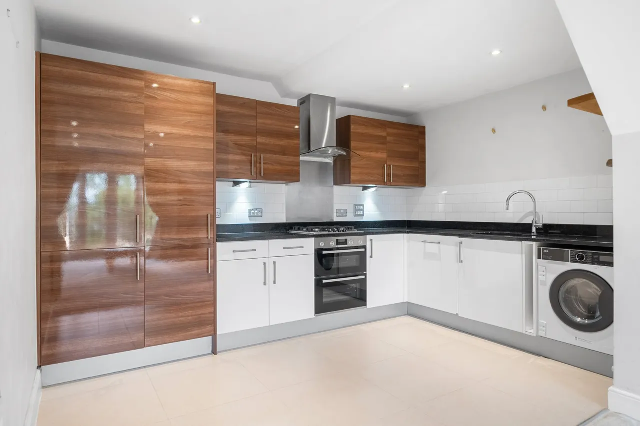 Parvis Road, West Byfleet, KT14, photo 3