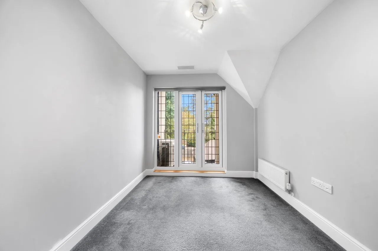 Parvis Road, West Byfleet, KT14, photo 9