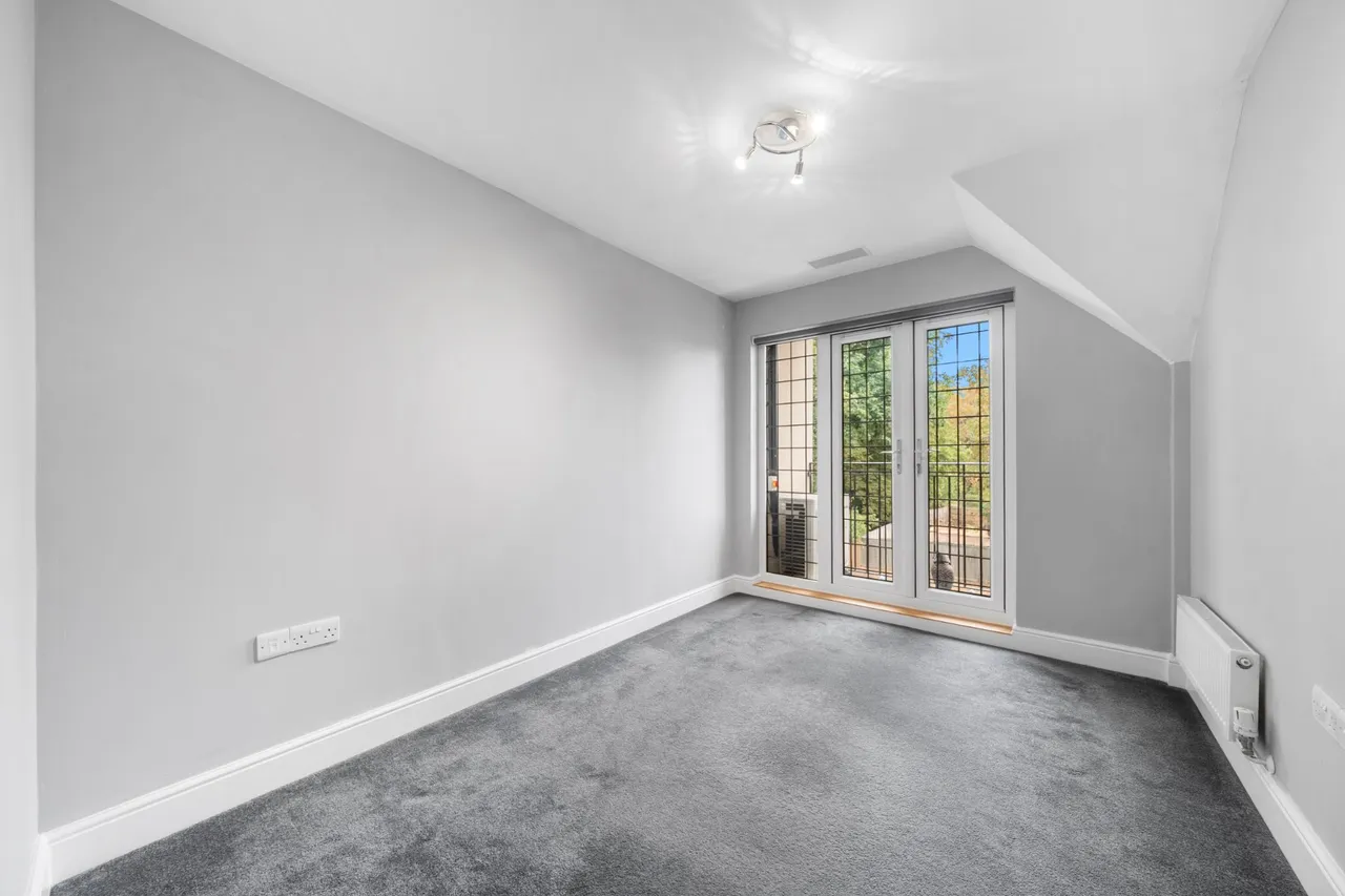 Parvis Road, West Byfleet, KT14, photo 8