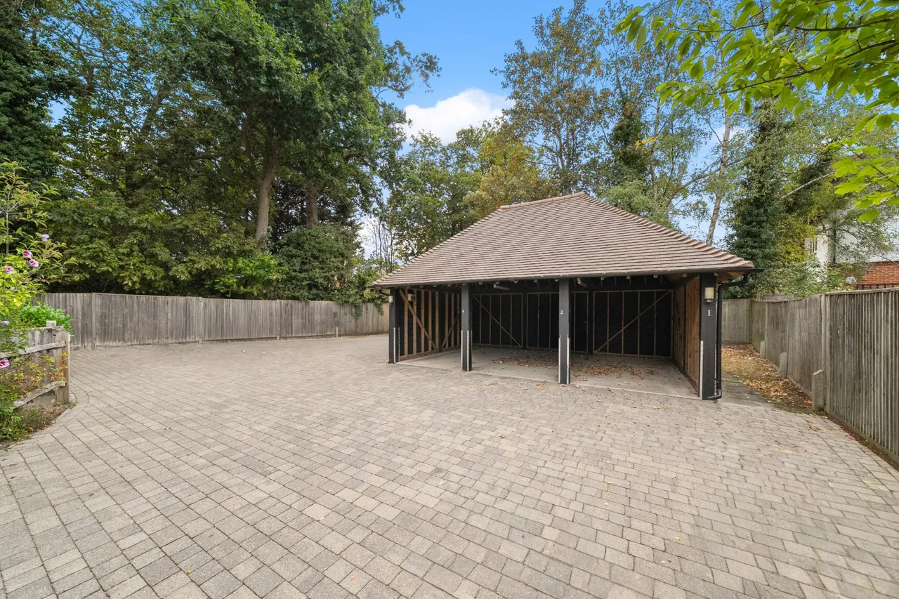 Parvis Road, West Byfleet, KT14, photo 17