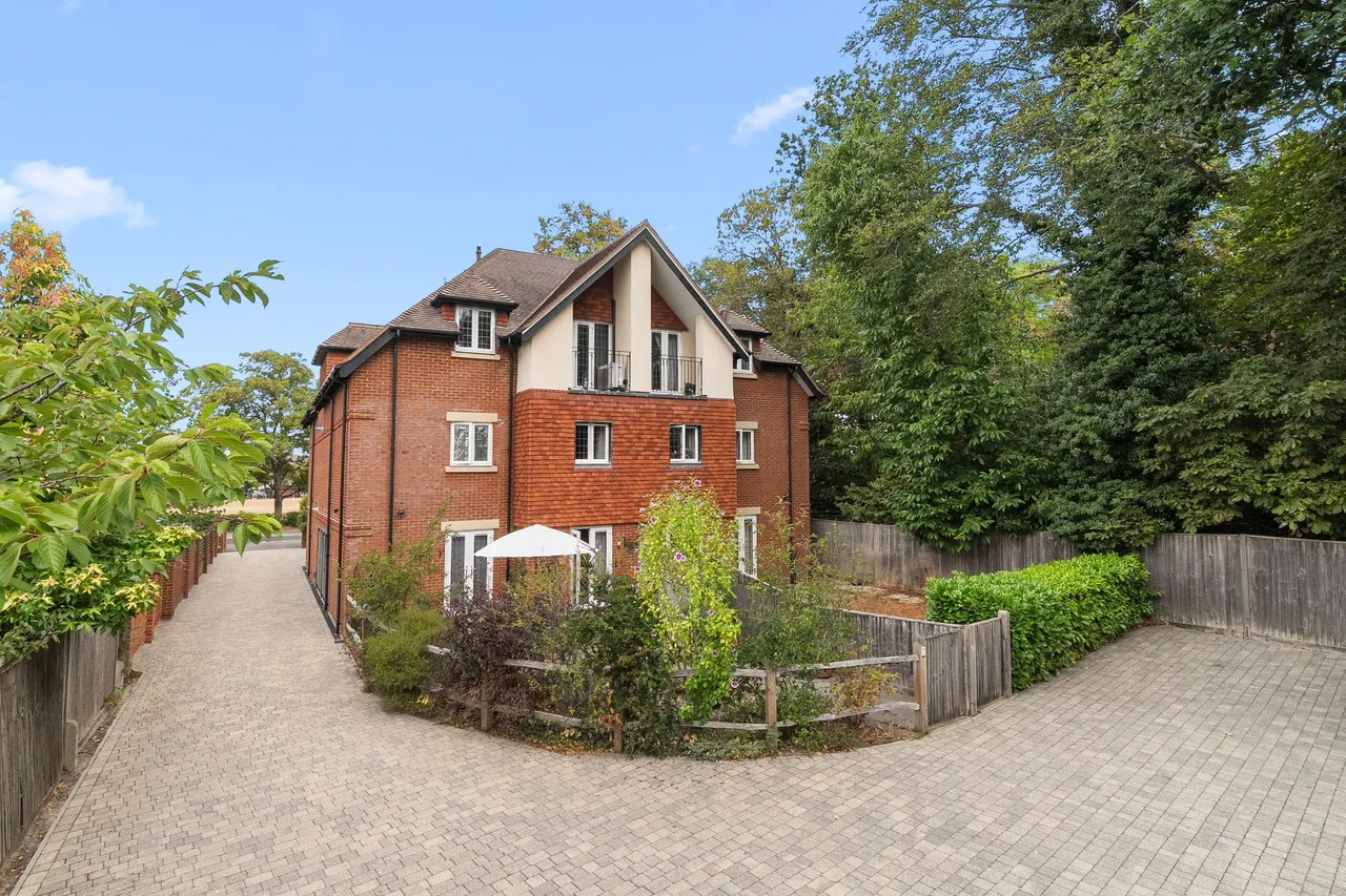 Parvis Road, West Byfleet, KT14, photo 18