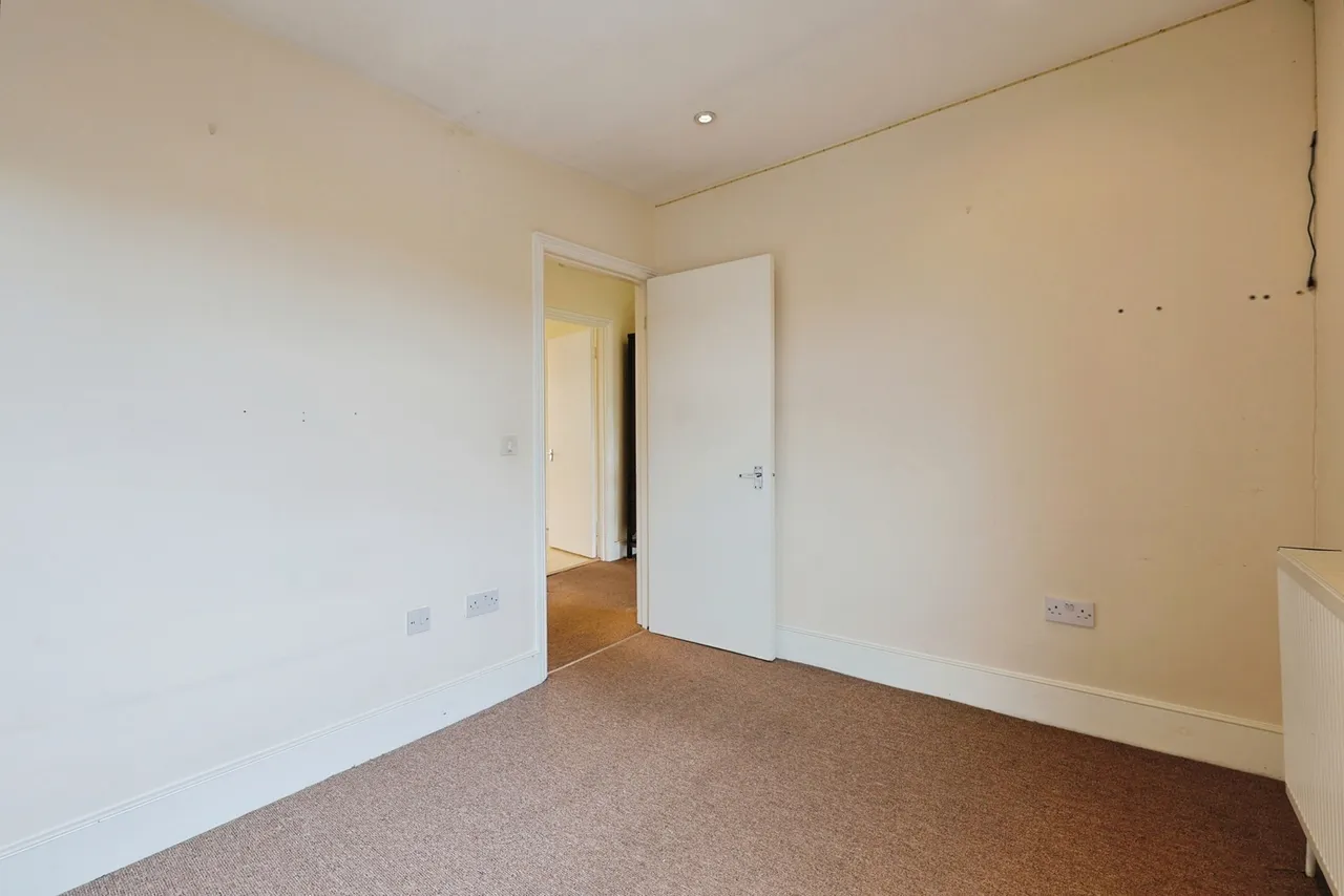 Battersea Park Road, London, SW11, photo 14