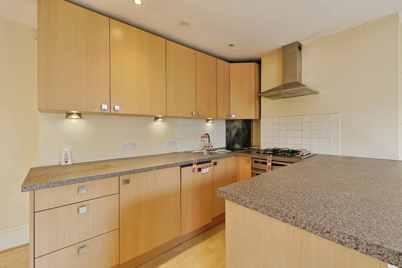 Battersea Park Road, London, SW11, photo 13