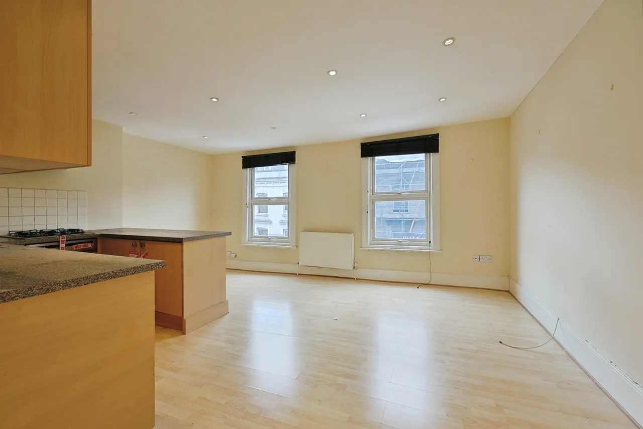 Battersea Park Road, London, SW11, photo 8
